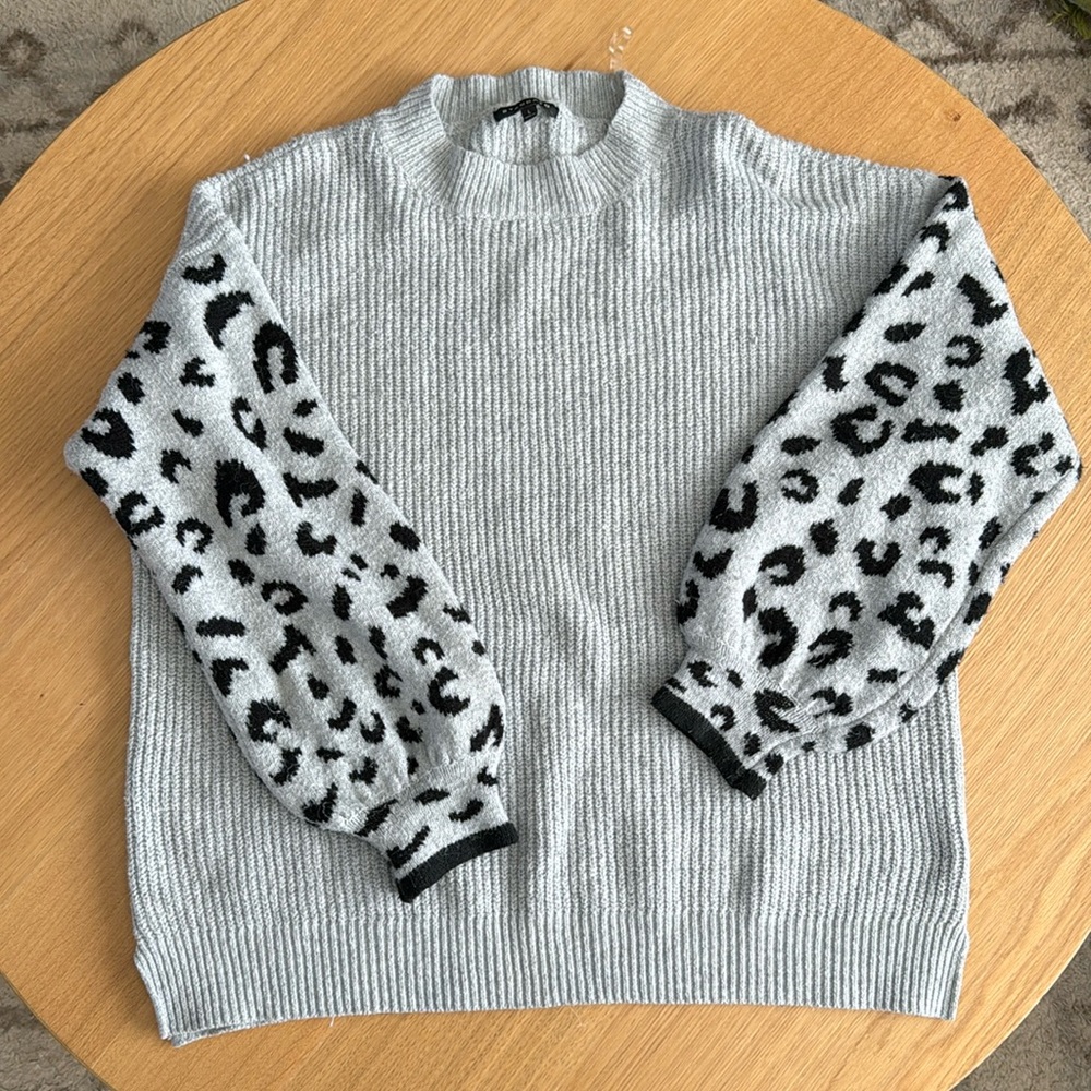 Leopard print gray chunky sweater